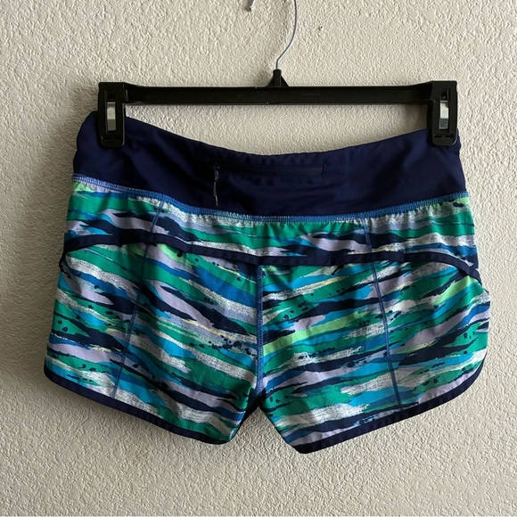 Lululemon Women Seven Wonders Blue Hero Green Print 2.5" Run Speed Shorts 6 - Picture 5 of 16